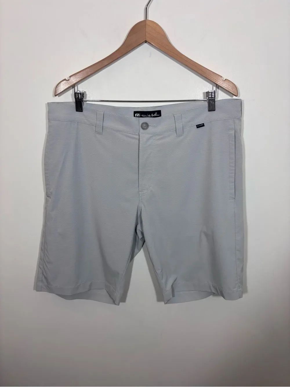 Travis Mathew Carlsbad Golf Shorts Light Gray subtle stripe 36 performance